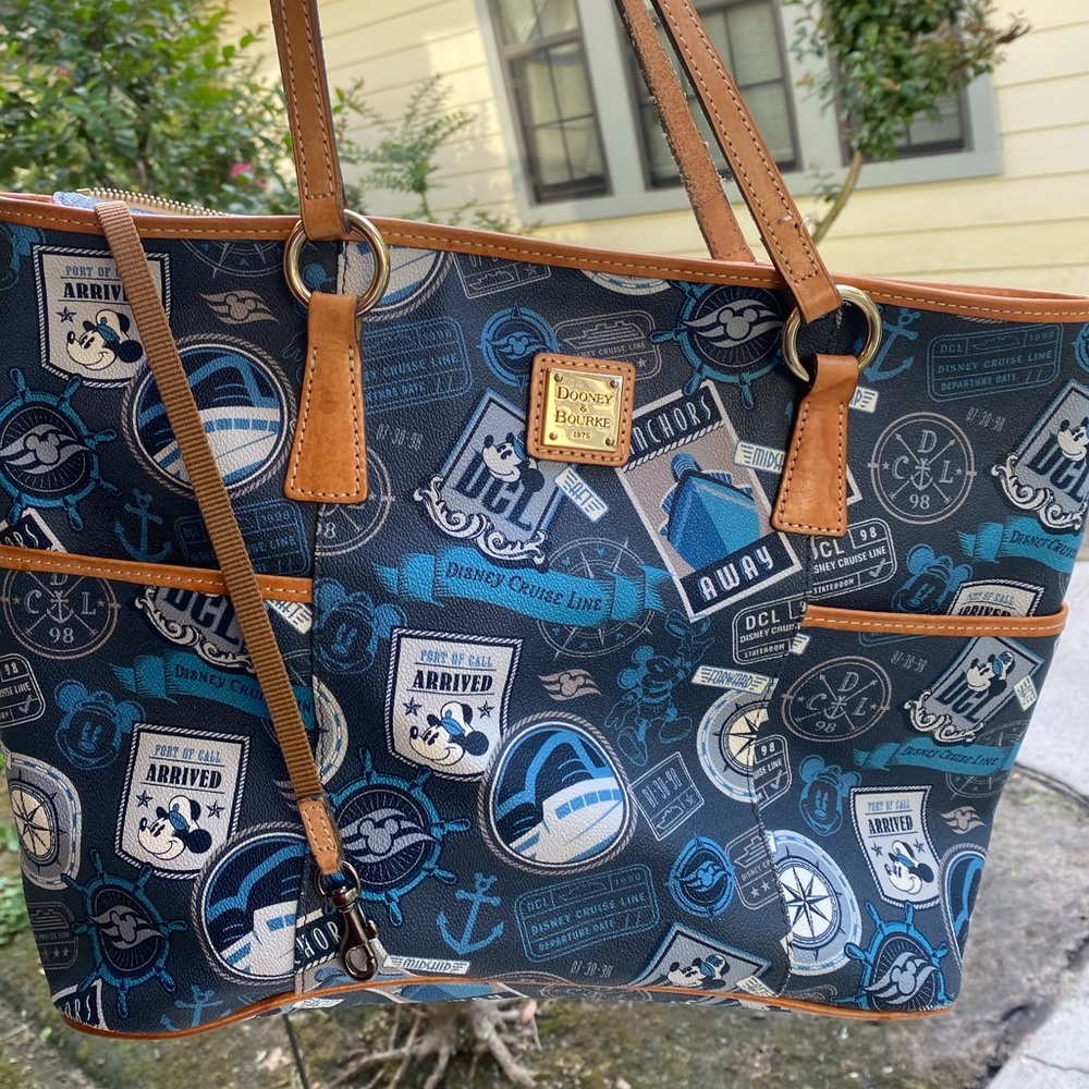 Dooney & Bourke Disney Cruise tote/bag